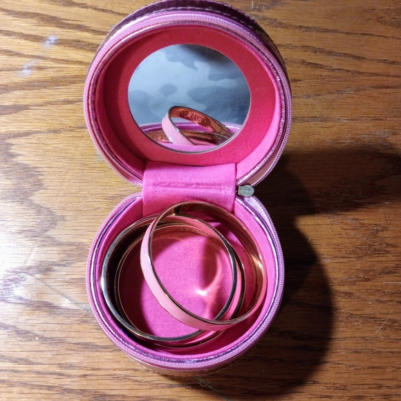 Victoria's Secret pink and gold tone bangles bracelet set with case - Picture 2 of 3